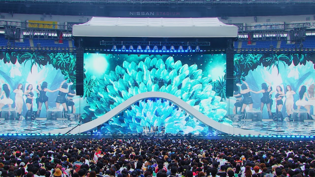 TWICE「Here I am」 Live Stage @Nissan Stadium - YouTube