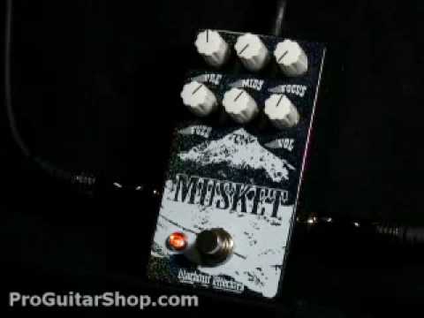 Blackout Effectors Musket Fuzz Pedal - YouTube