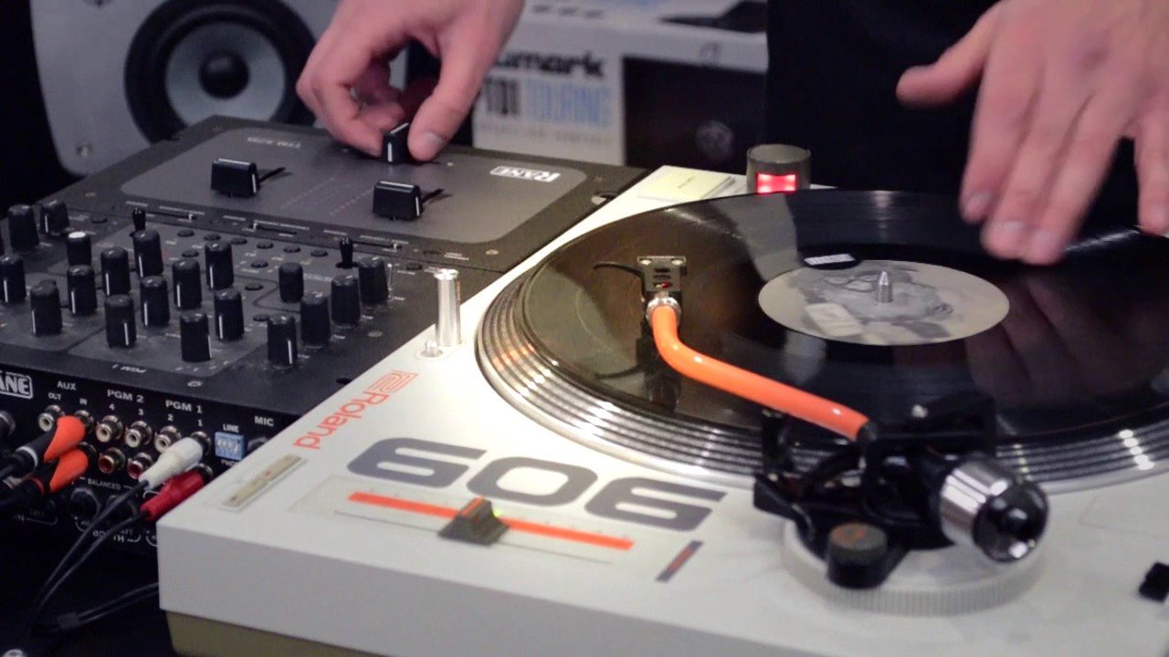 Roland TT-99 Scratch Test - YouTube