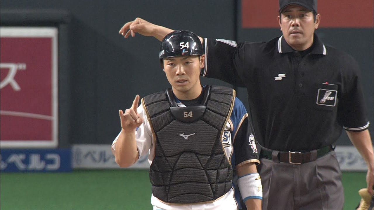 プロ野球パ】肩でも魅せるキャッチャー近藤、 丸のスチールを阻止 2015