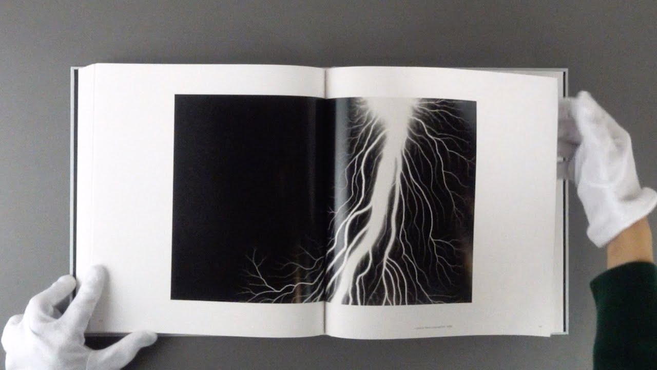 Hiroshi SUGIMOTO “Time Machine” / 杉本博司『Time Machine』 - YouTube