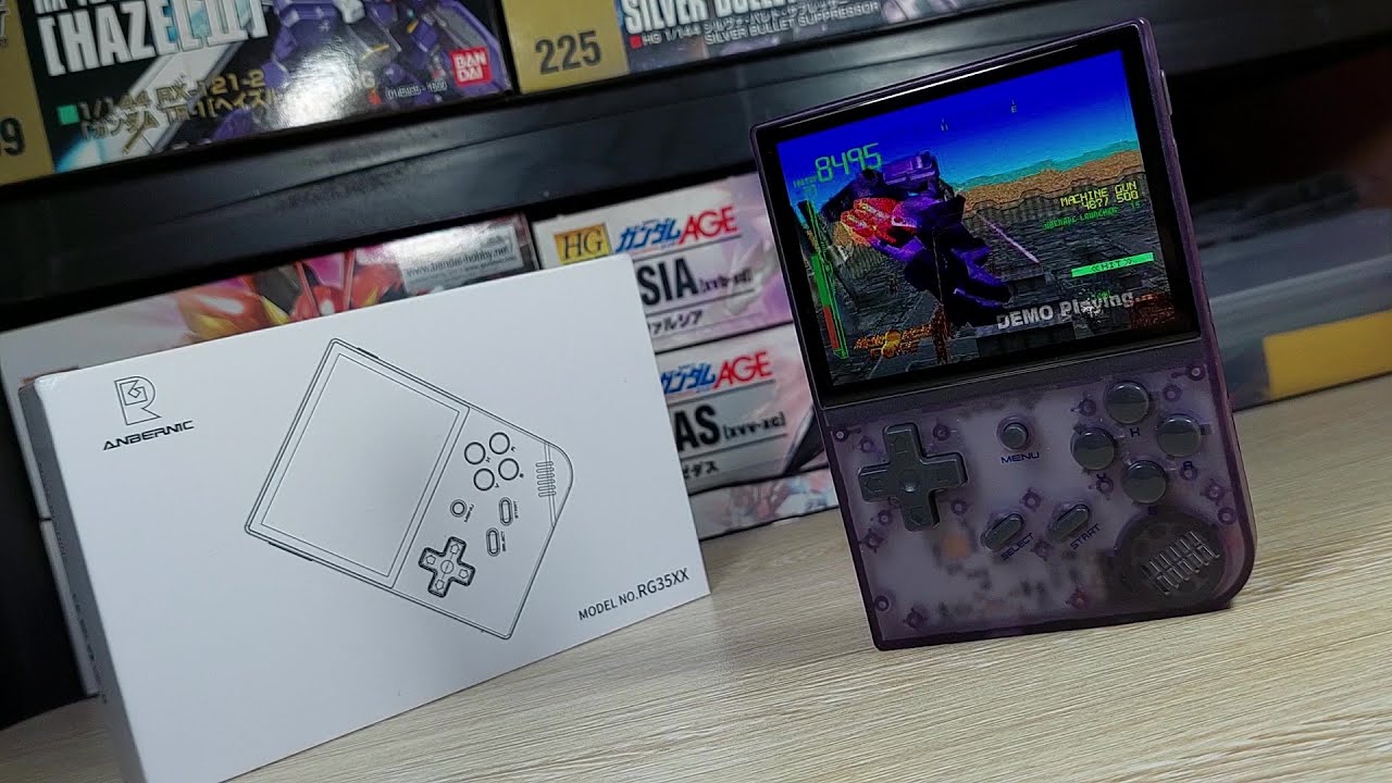 ANBERNIC RG35XX [Clear Purple] - YouTube