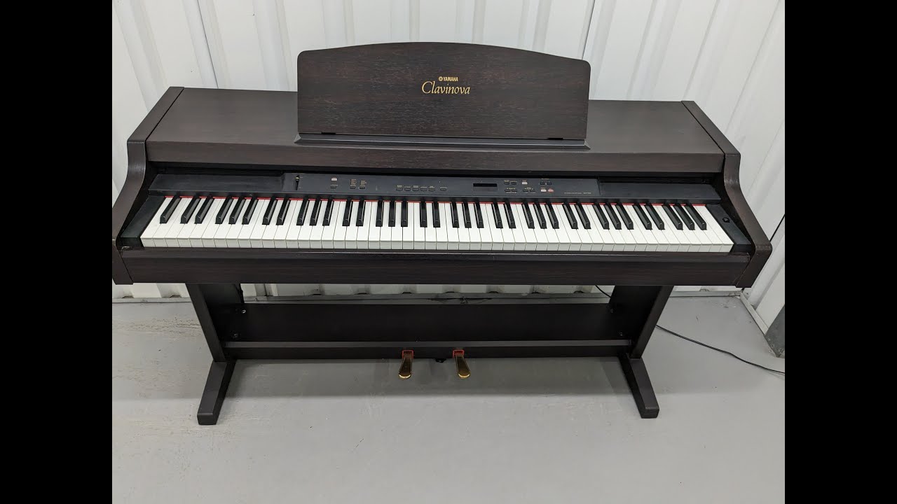 Yamaha Clavinova CLP-820 digital piano in dark rosewood finish