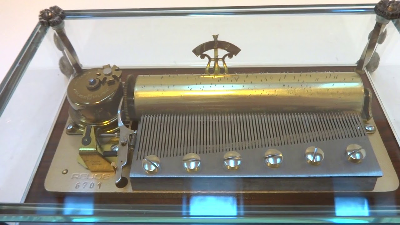 Vintage Reuge music box Clair de Lune - YouTube