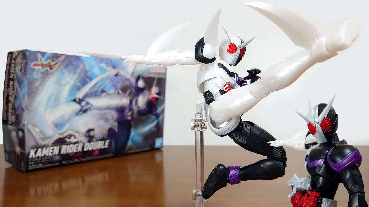 3つのセイバーを再現！ファングジョーカーがプラモデルに！）Figure