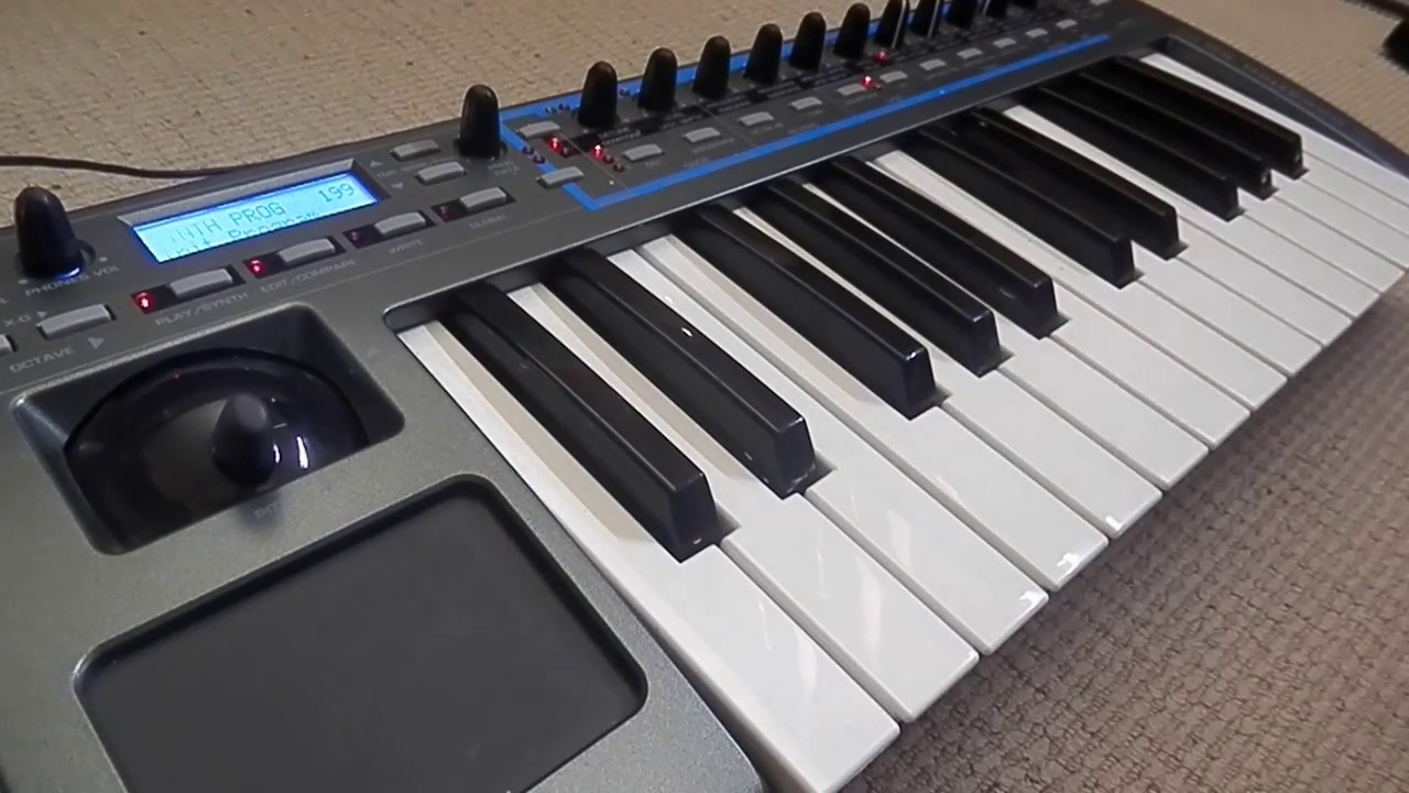 Novation Xio 25 demo - Tiny synth, VERY big sounds - YouTube