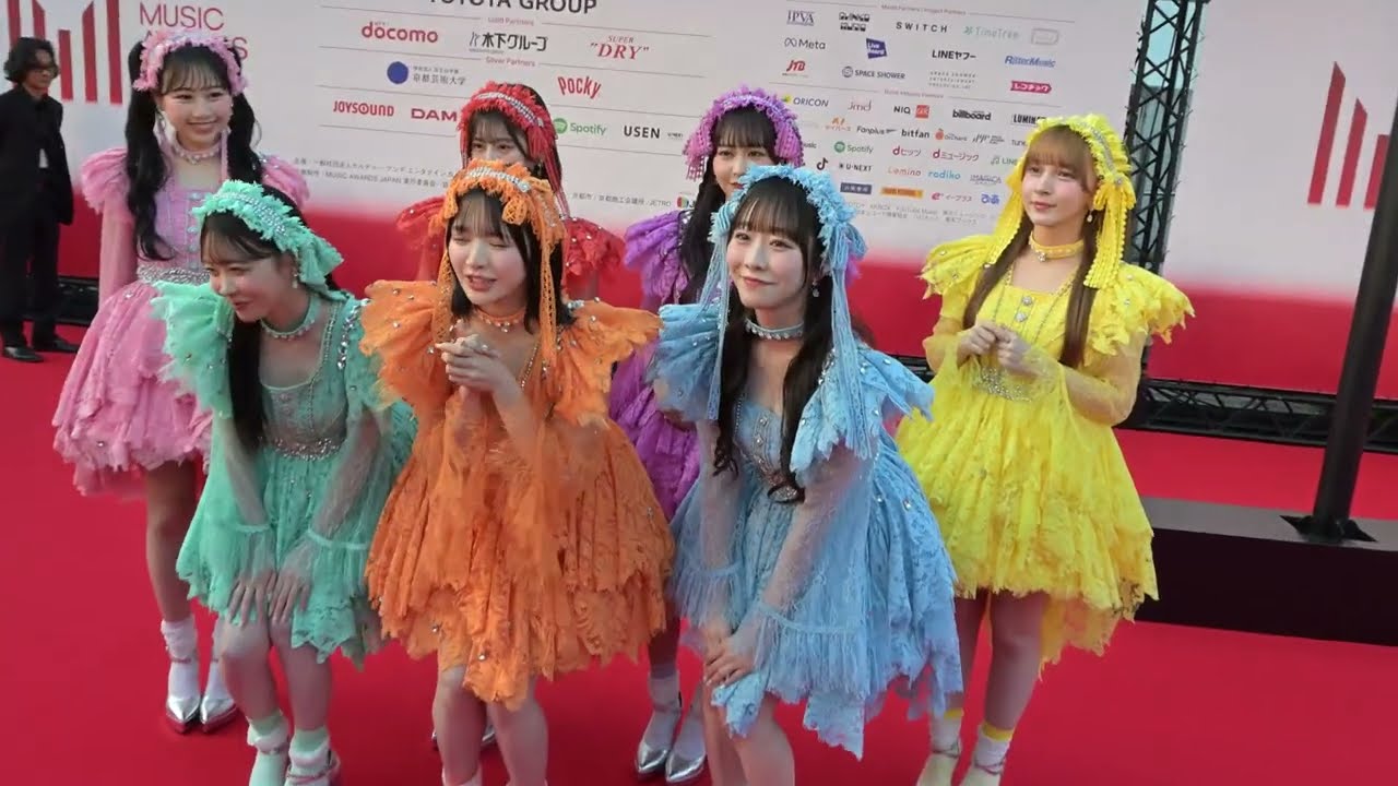 ミュージック・アワーズ・ジャパンに登場したFRUITS ZIPPER（2025年5月