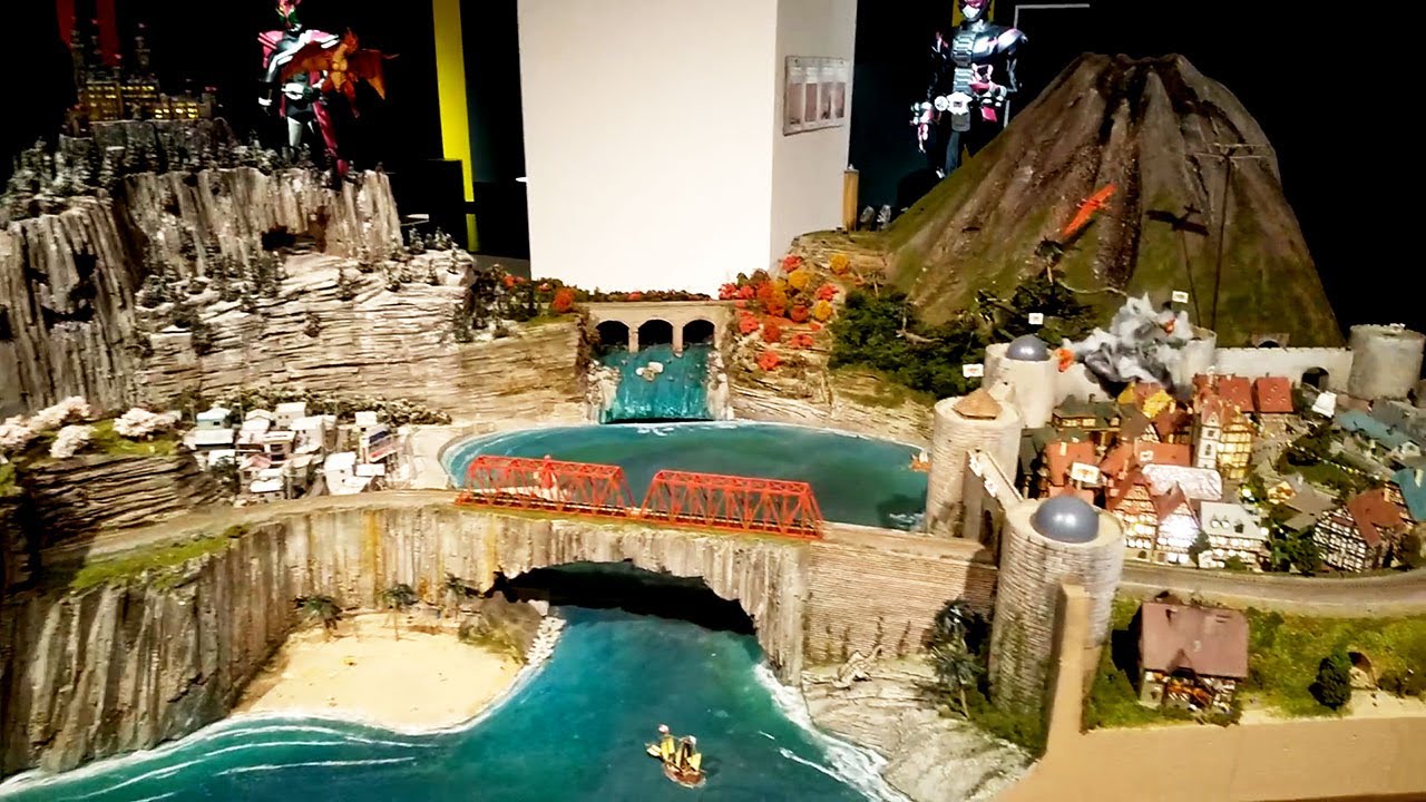 実際の撮影に使用されていた「ファンタジック本屋かみやまのジオラマ