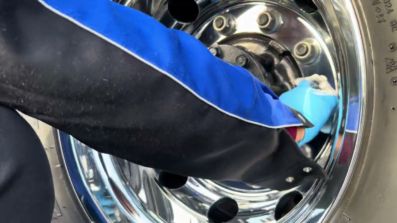 アルミホイール磨き！#ユキノリマジック #仕上げ #鏡面研磨 - YouTube