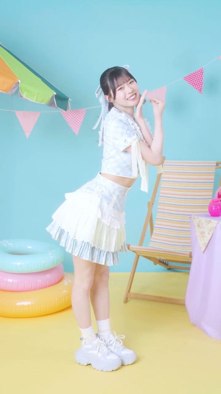 ≒JOY 3rdシングル『ブルーハワイレモン』歌唱衣装 全身ver. / 村山