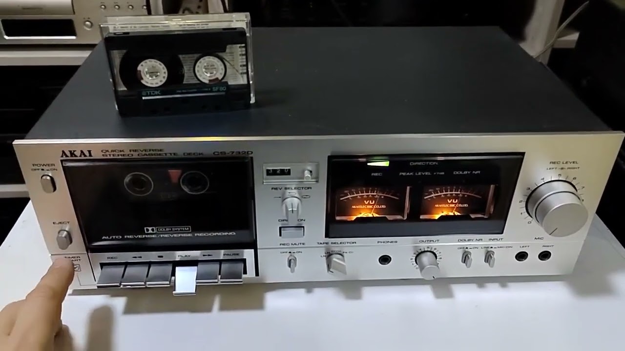 アカイ CS-732D カセットデッキ 通電のみ アカイ CS-732D カセット