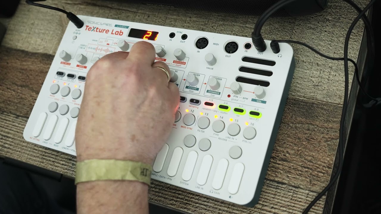 Sonicware LIVEN Texture lab - YouTube