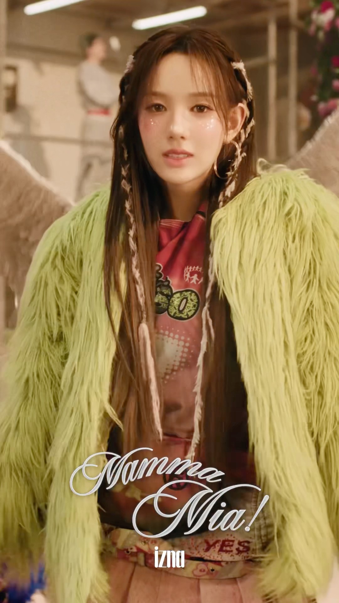 izna 'Mamma Mia' MV #izna #이즈나 #MammaMia #izna_MammaMia - YouTube