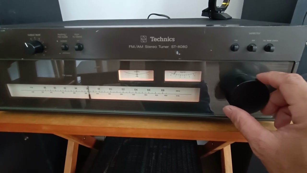 Tuner technics ST-8080 - YouTube