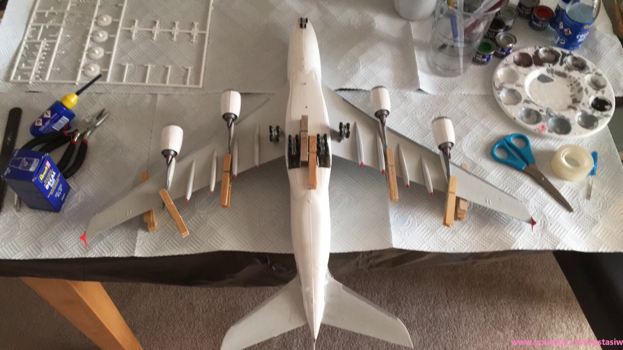 Construction of Revell A380 New Livery - YouTube