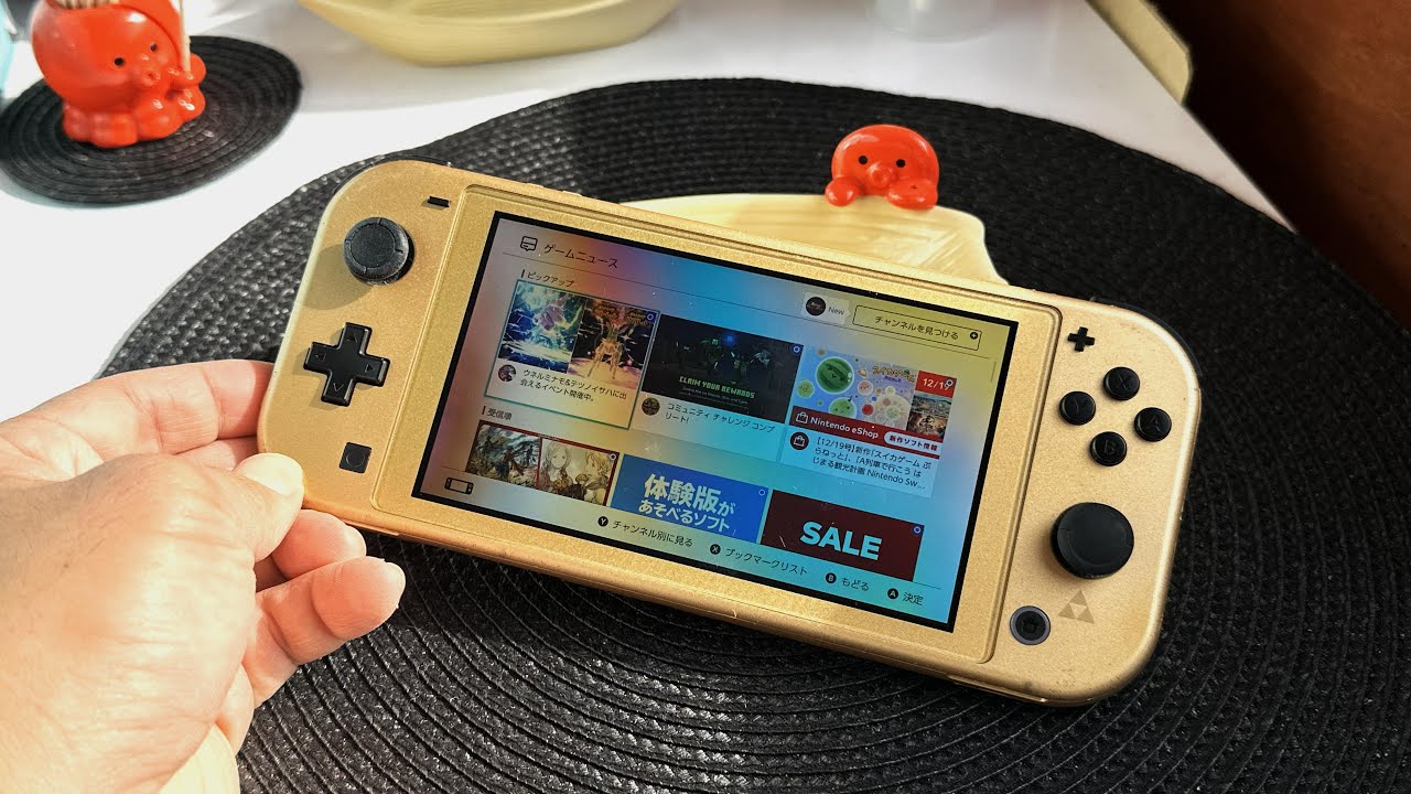 Repairing the Nintendo Switch Lite [R button] - YouTube