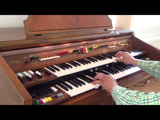 Demo 1977 Yamaha Electone E30 - YouTube