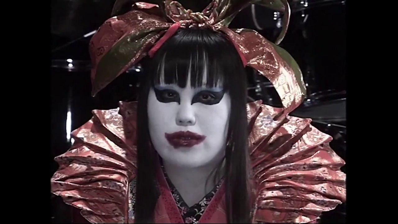 犬神サーカス団『最初の扉』(MV) - YouTube