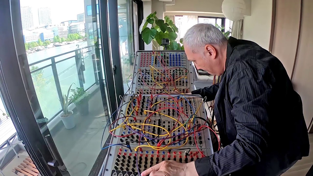 Serge Modular Synthesizer の実演 サージモジュラー・シンセサイザー