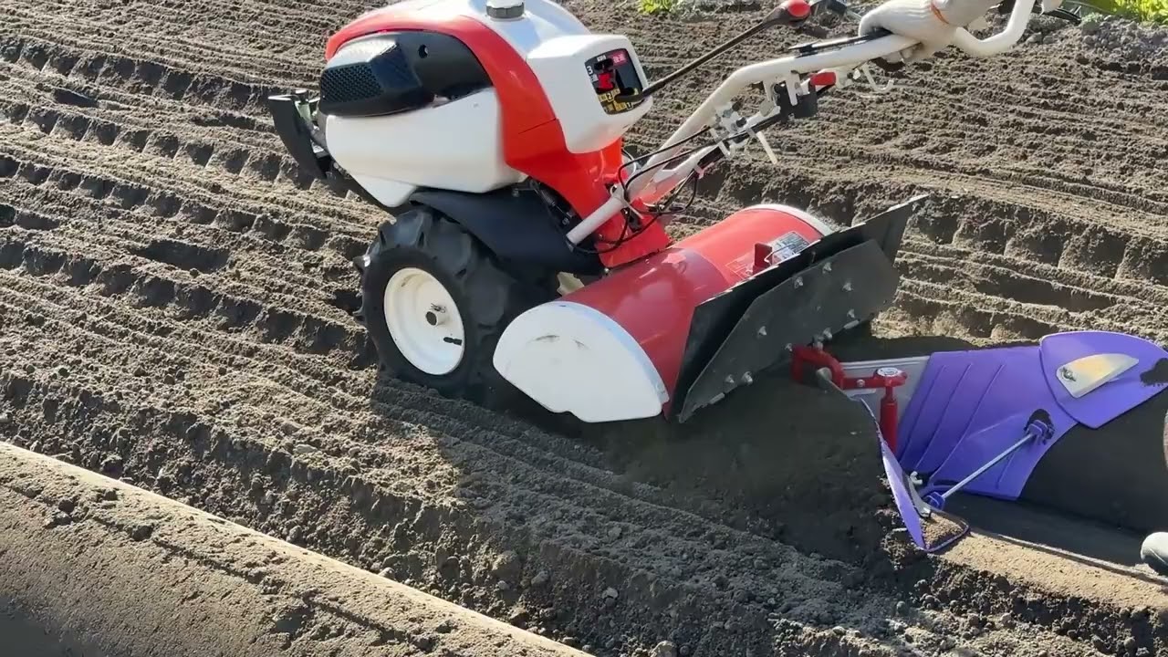 家庭菜園 管理機でのうね立作業 - YouTube