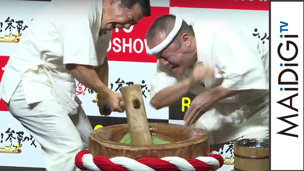 Sasaki Kuranosuke and Fukada Kyoko are impressed by the impressive