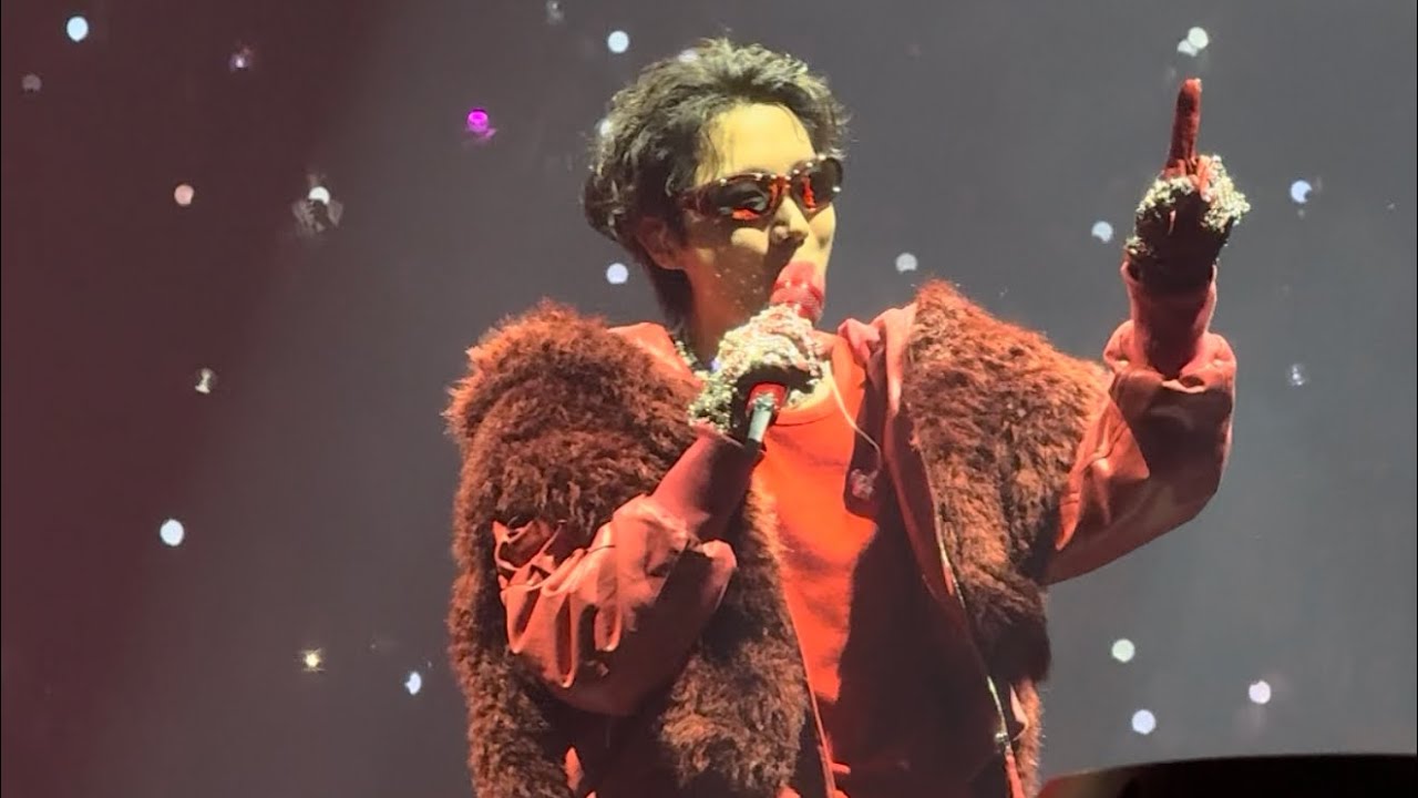 Hobi speaking Spanish! 250322 J-hope Hope on the Stage BTS Ciudad