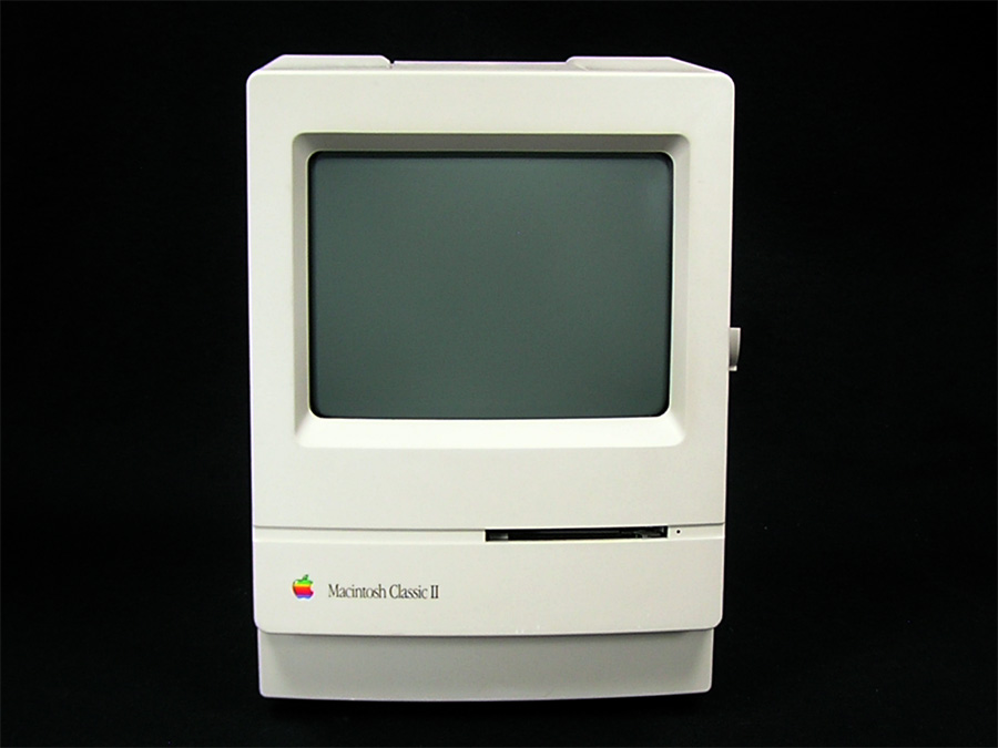 Macintosh Classic II – Apple Rescue of Denver