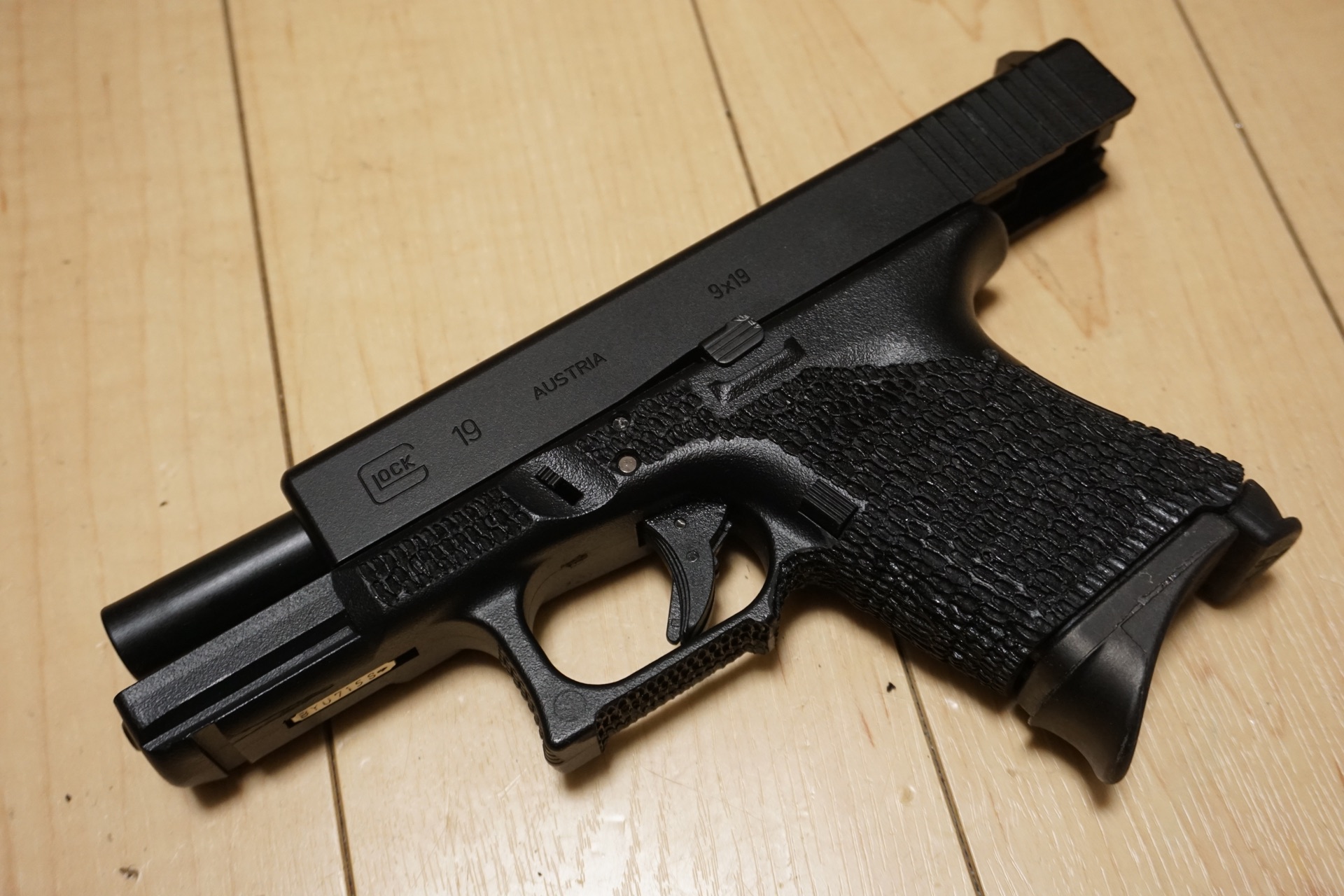 Glock26のマガジンが使えるGlock19、『Glock19S/Glock26L』を作って