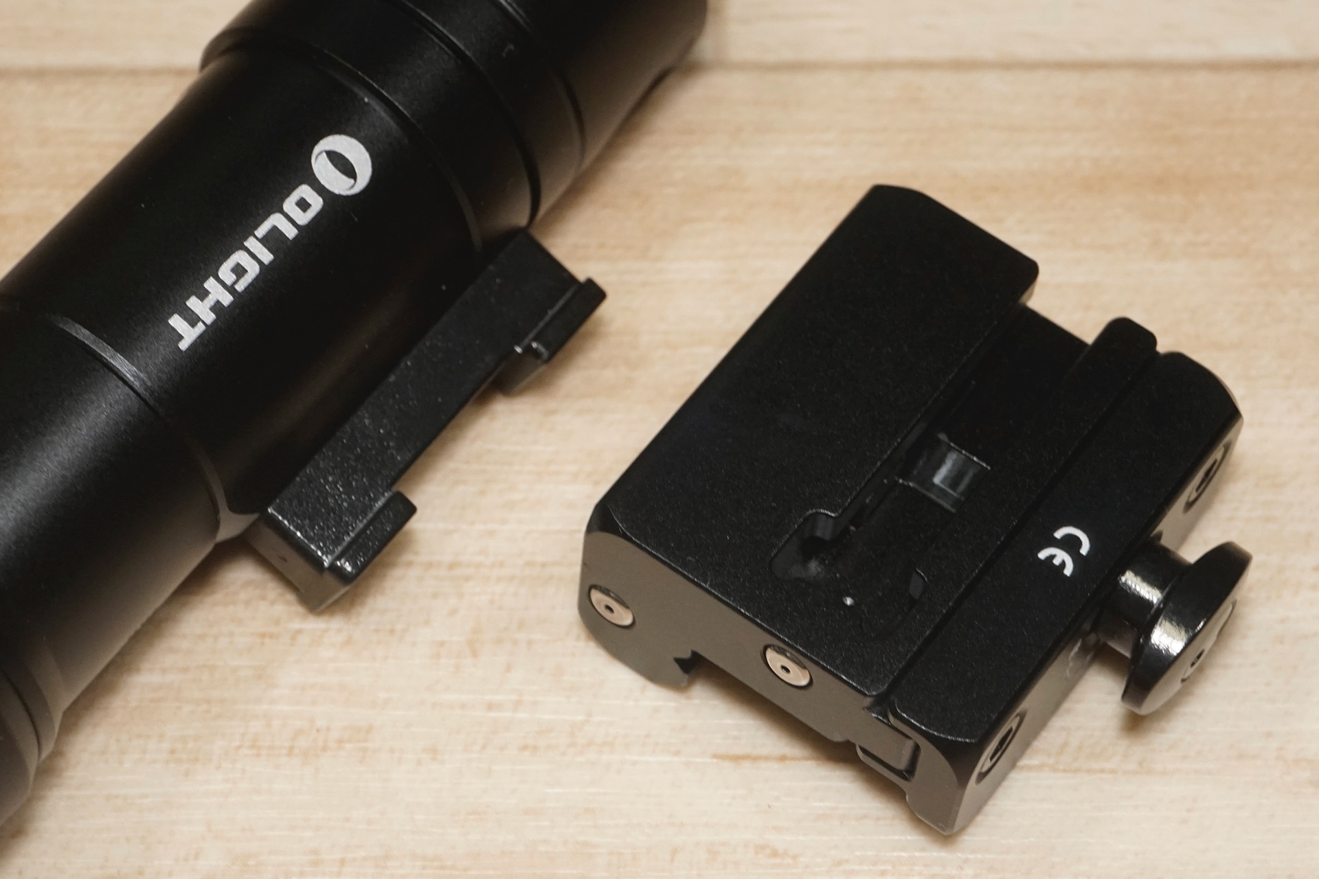 OLIGHT ODIN 2000ルーメン タクティカルライトを購入したのでレビュー