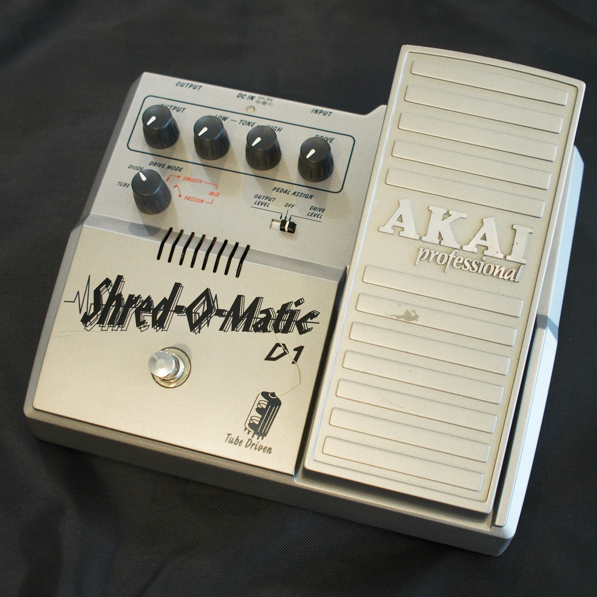 AKAI Shred-O-Matic(真空管オーバードライブ) AKAI Shred-O-Matic