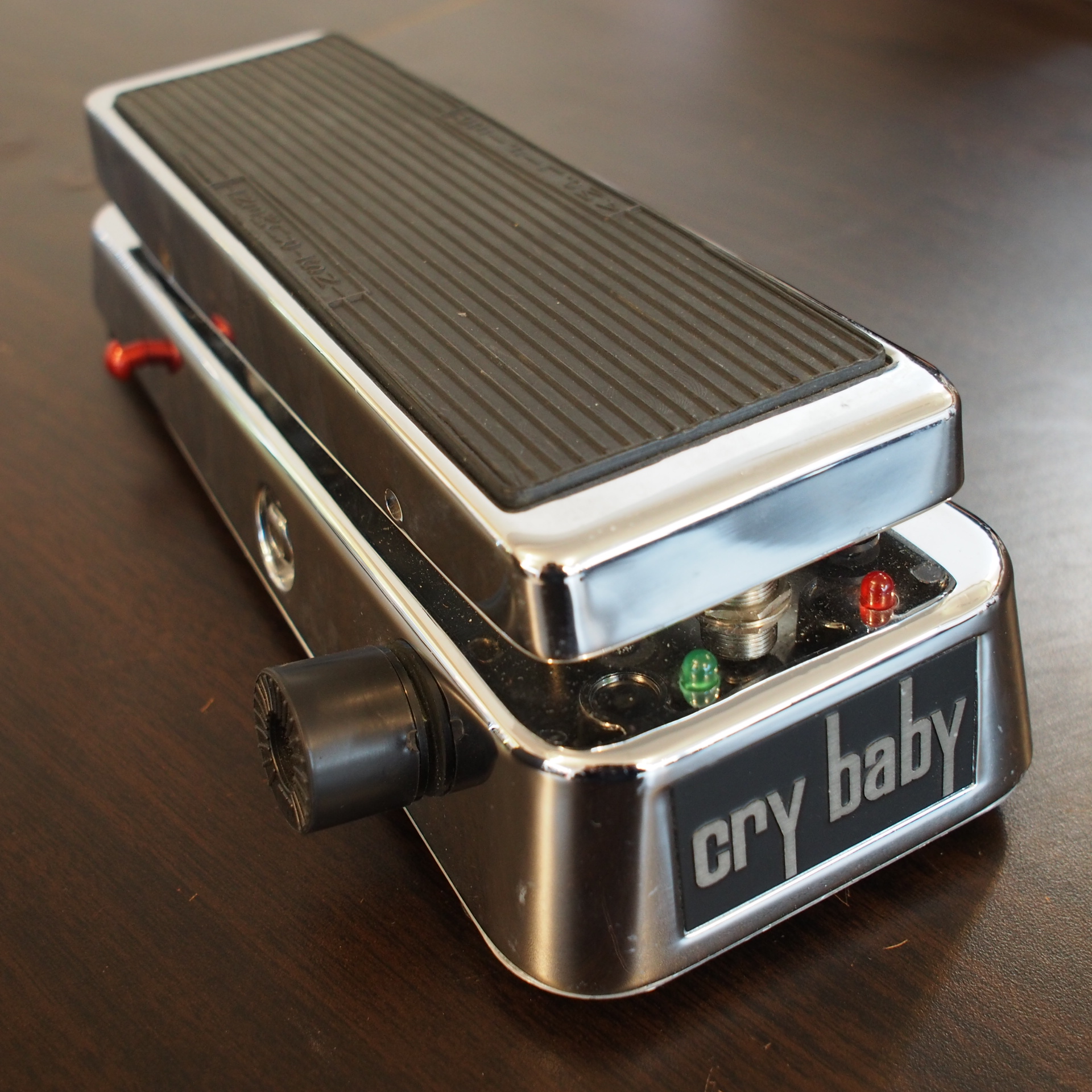 買取情報】豪華な見た目のクローム仕様！『Jim Dunlop 535 Cry Baby