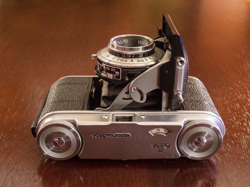 Voigtländer Vito II - Down the Road