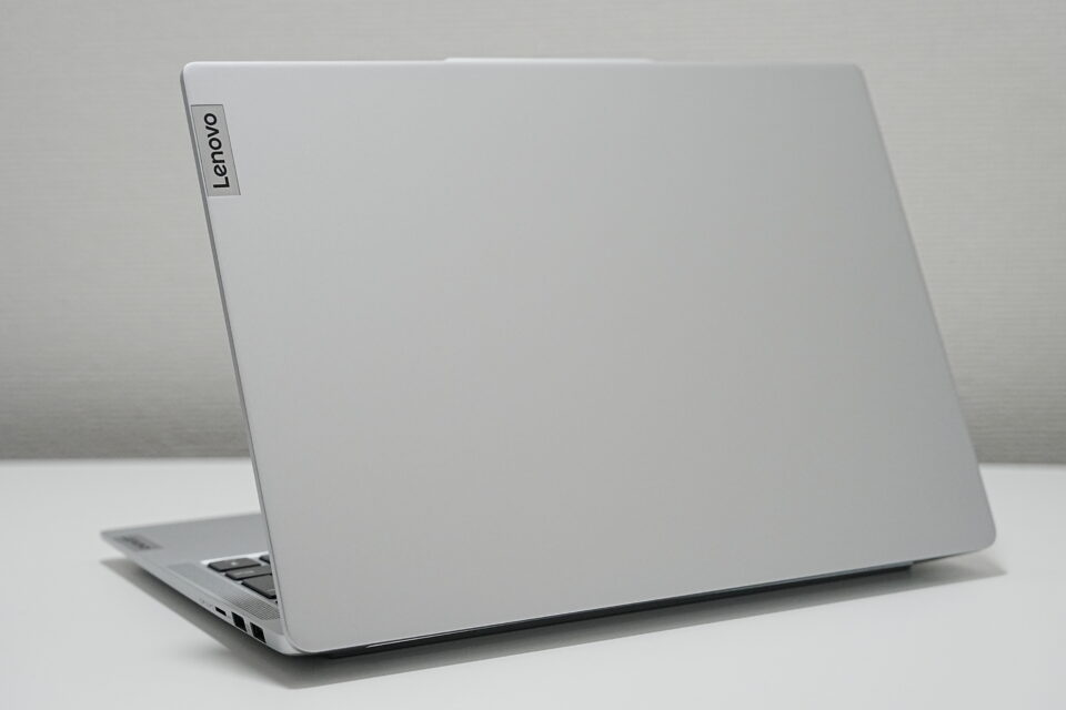 IdeaPad Slim 5i Gen 8レビュー！有機EL(OLED)ディスプレイで10万円