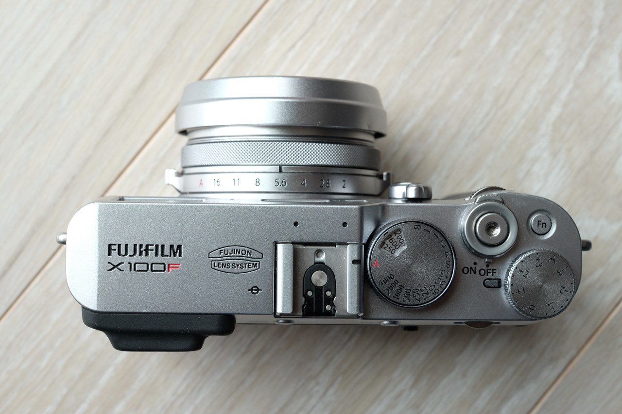 要修理だけどおまけ多数！】FUJIFILM X100F 要修理だけどおまけ多数