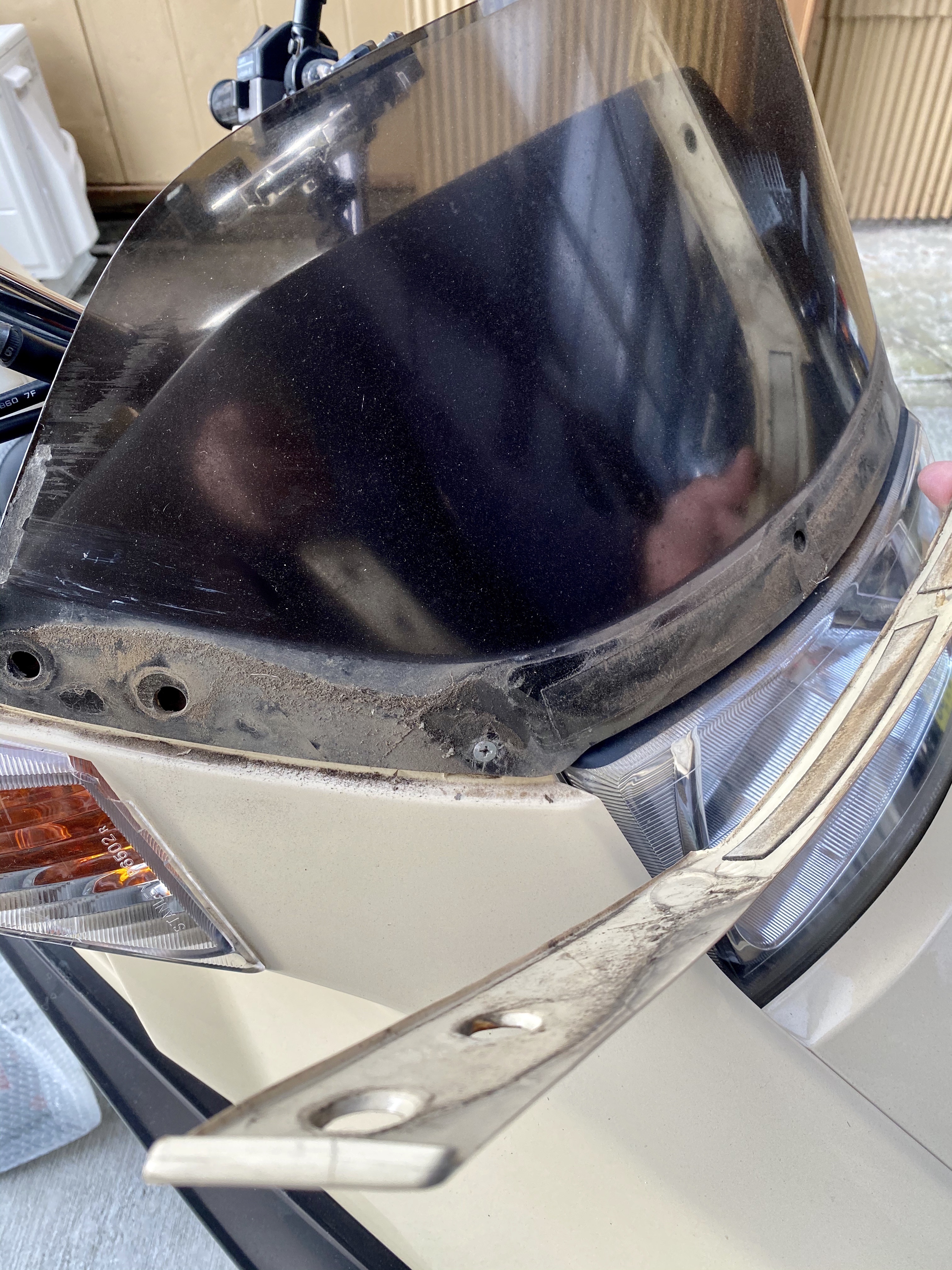 GIVIロングスクリーン セミスモーク D182S フュージョン エアロ