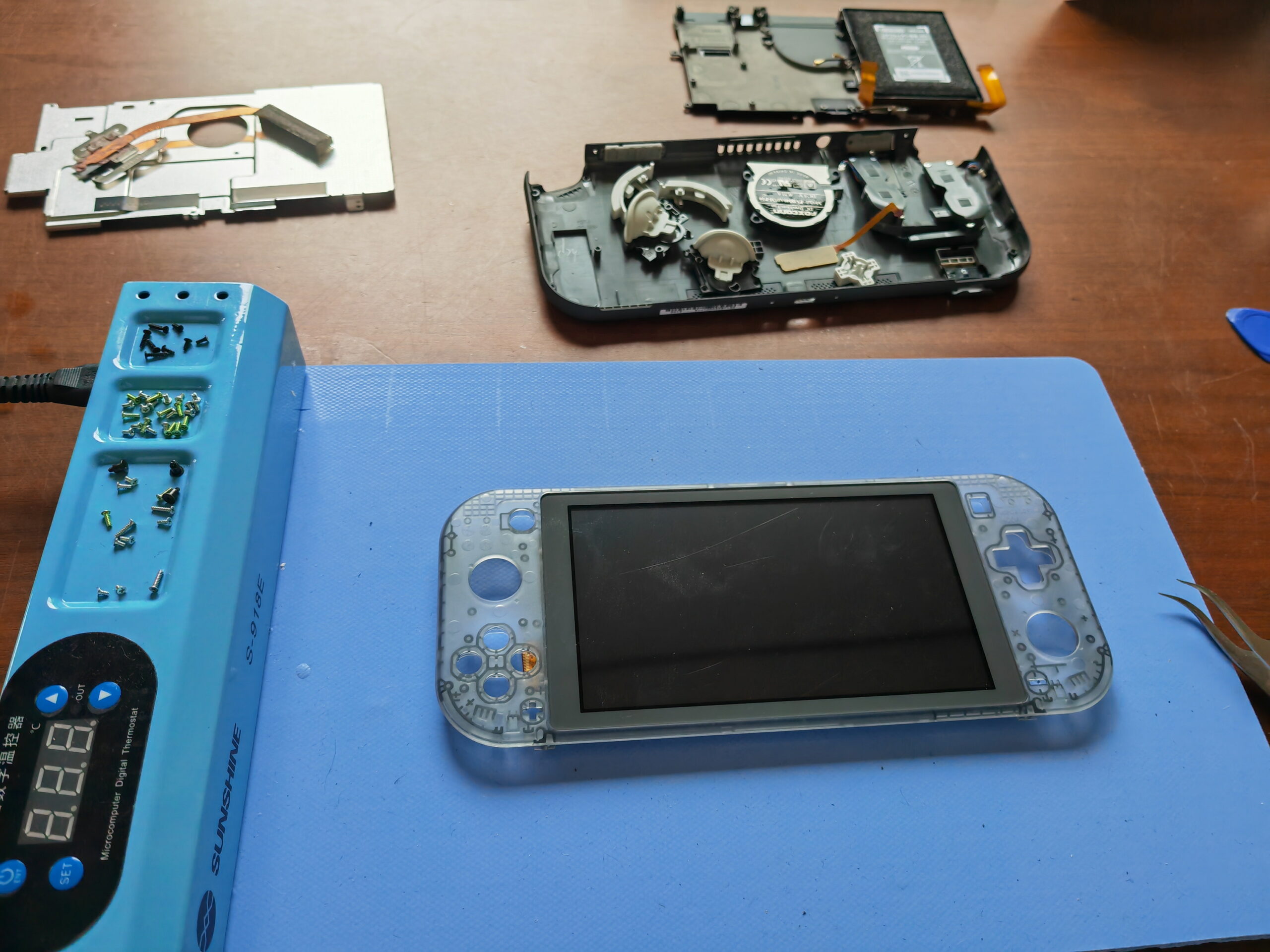 Nintendo Switch Lite 外装交換代行 | パソじゅく