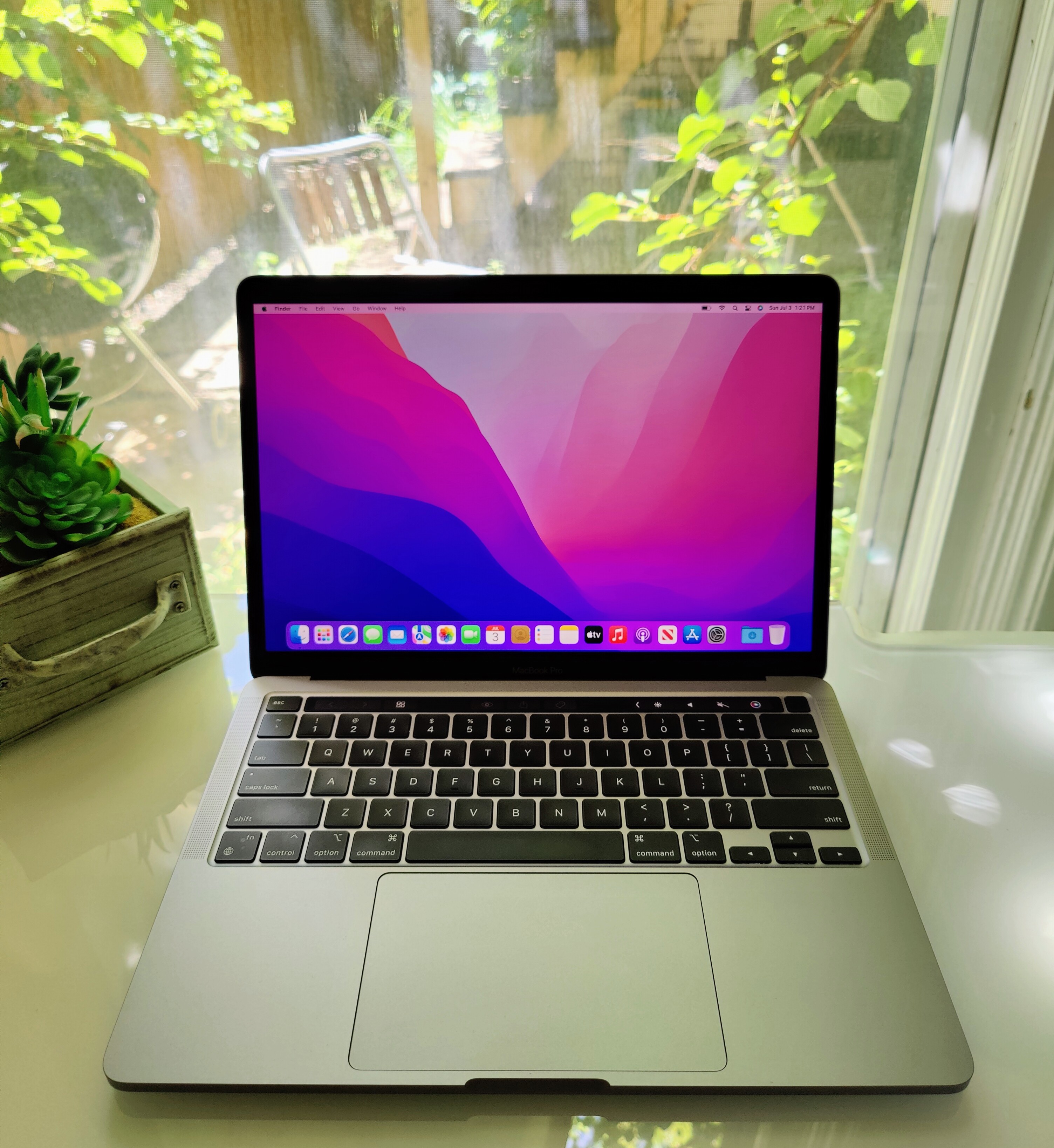 MacBook Pro (13-inch, 2020) (i7, 16GB, 2TB) | Price Slice Canada