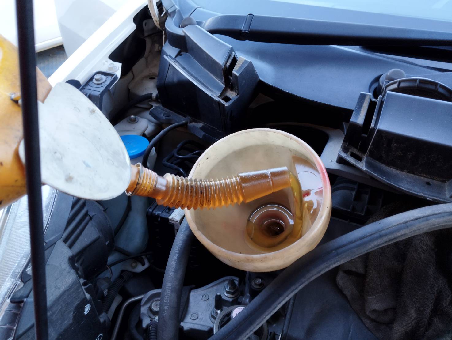 GP2 ホンダ フィットシャトルハイブリッド オイル交換 | 幸せな車屋さん