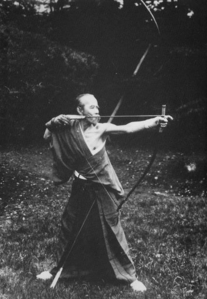 本多流とは | 一般財団法人 本多流生弓会