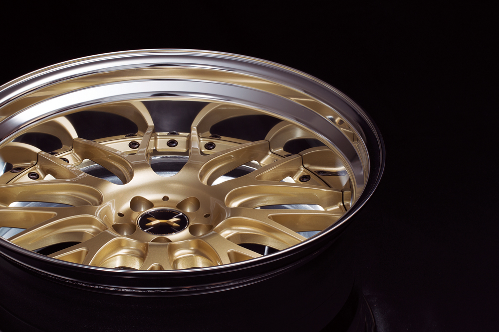 気品と豪華さを両立するゴールド仕様「マーベリック709M」 | AUTO