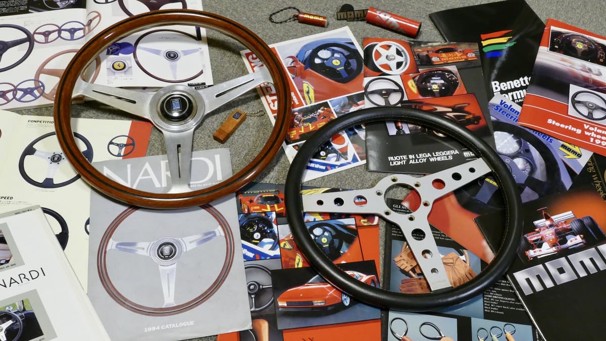 あなたは「モモ」派、「ナルディ」派？ 昭和のクルマ好きが「ハンドル