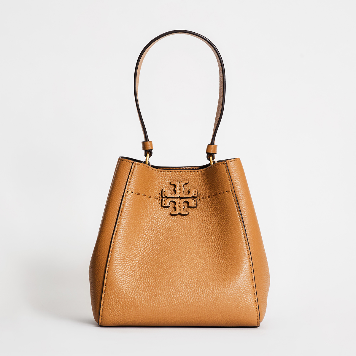 可愛いけどエレガント／トリー バーチのアクセントとしてのバケット