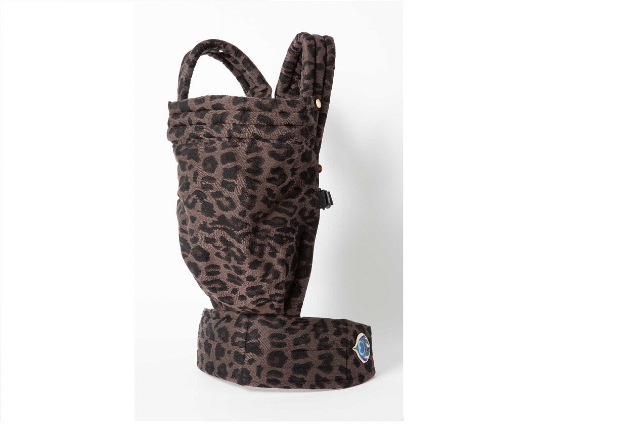 人気上昇中の抱っこ紐【アーティポッペ】って知ってる？秋冬のオシャレ