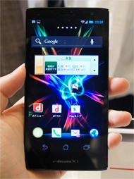 写真で解説する「ELUGA power P-07D」 - ITmedia Mobile