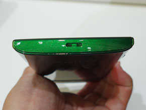 写真で解説する「URBANO L03」 - ITmedia Mobile