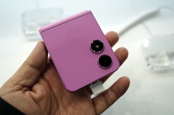 1台3役／世界最薄スマホ、超簡素／QWERTYキー付きケータイも MWC 2025