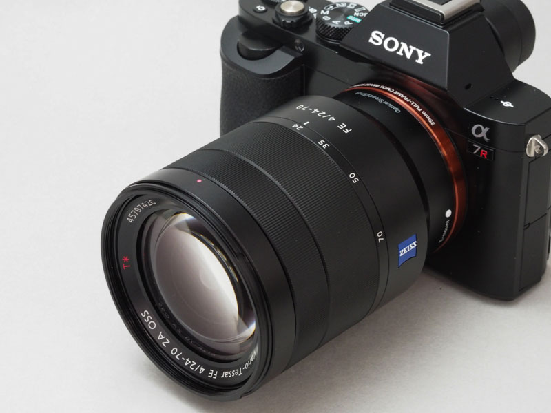 α7ユーザーは“マストバイ”な標準ズーム――ソニー「Vario-Tessar T＊ FE
