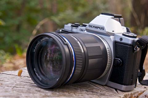 OLYMPUS OM-D E-M5」第1回――クラシックな意匠にデジタルの「全部入り