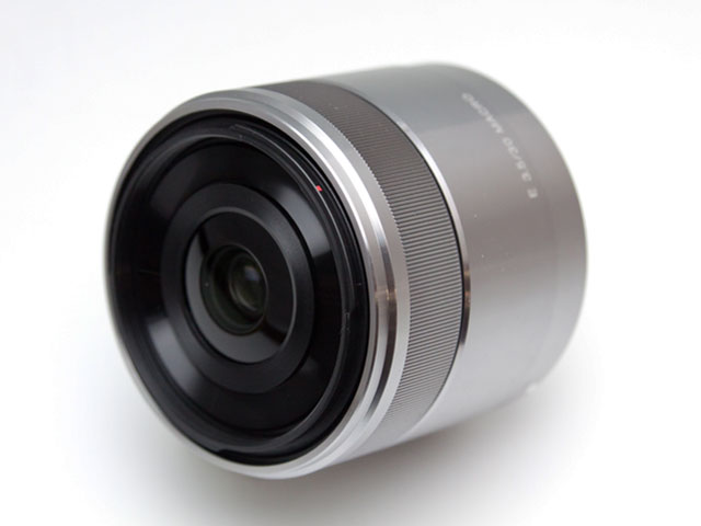 NEX-5N」第4回――マクロだけではもったいない「E30mm F3.5 Macro