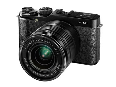 より軽く小さいレンズ交換式「X」 富士フイルム「FUJIFILM X-M1